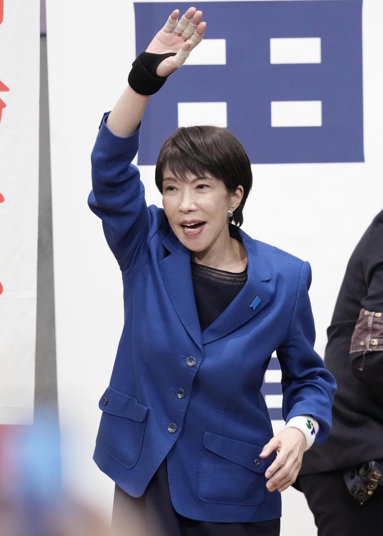 演説で支持を訴える自民党総裁の高市首相＝3日午後、埼玉県川越市（共同）