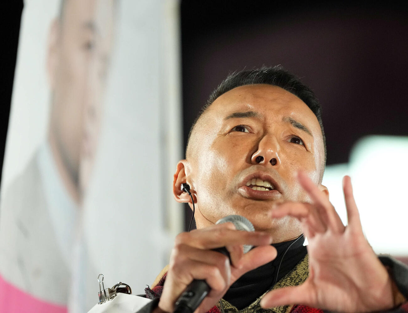 45分間街頭演説で熱弁を振るったれいわ新選組の山本代表（撮影・たえ見朱実）