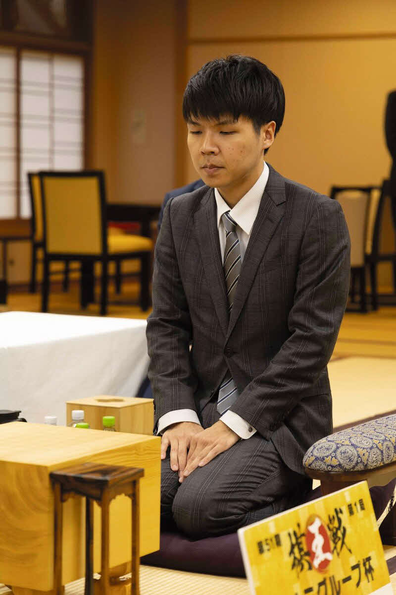 前期に続いて藤井聡太棋王に挑戦する増田康宏八段（日本将棋連盟提供）