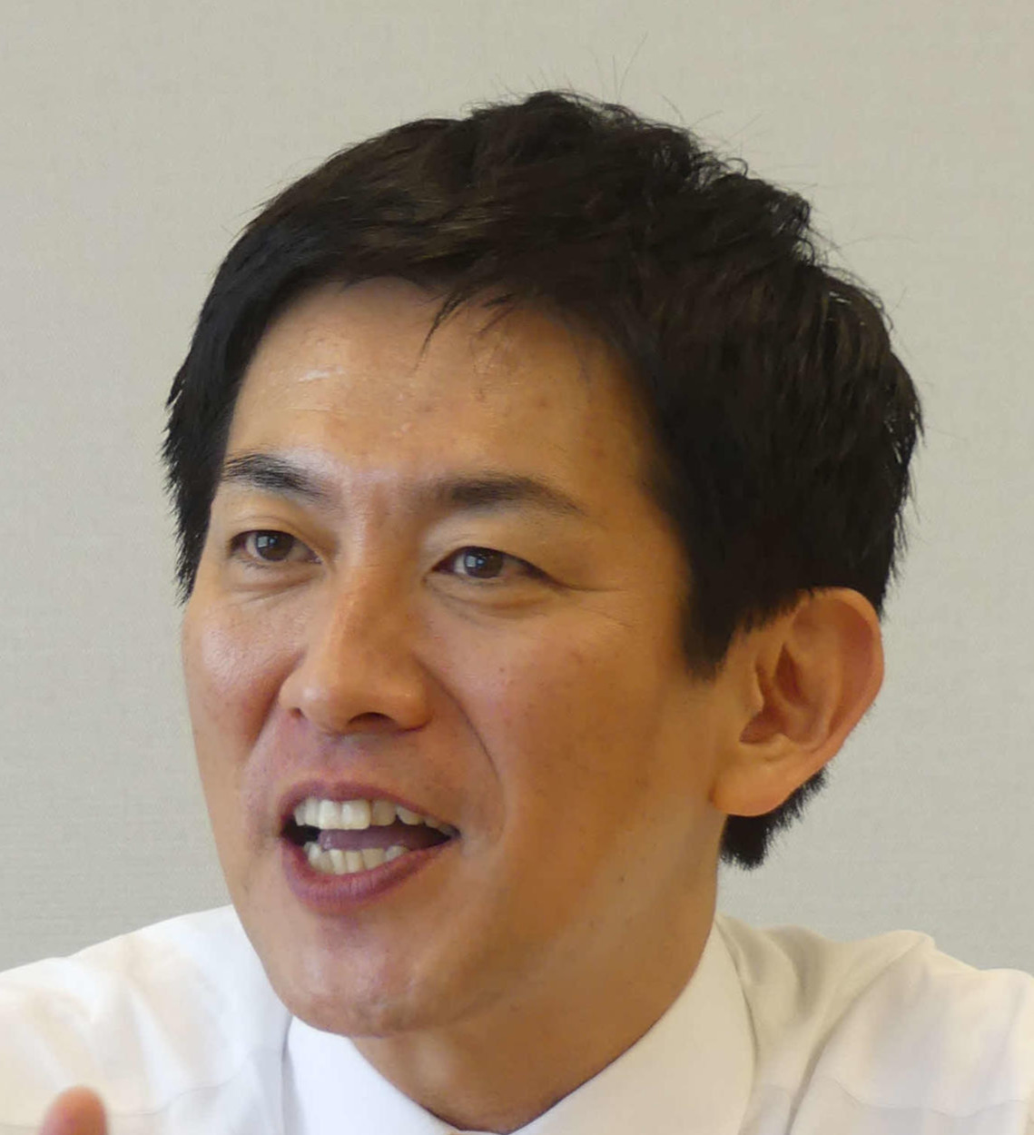 小林鷹之政調会長（25年9月撮影）
