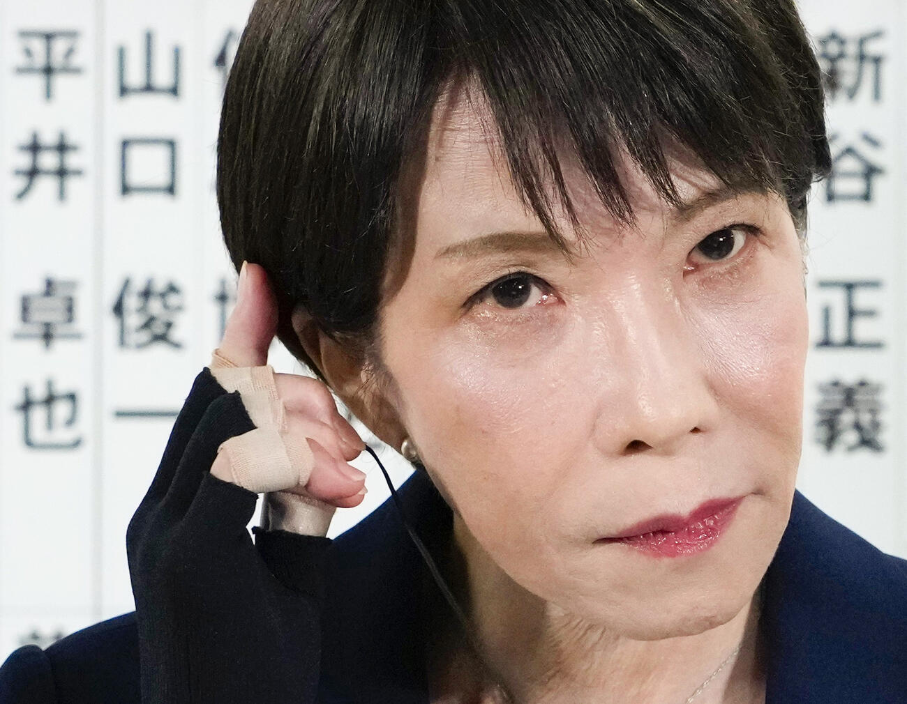 メディアのインタビューに応じる自民党総裁の高市首相（共同）