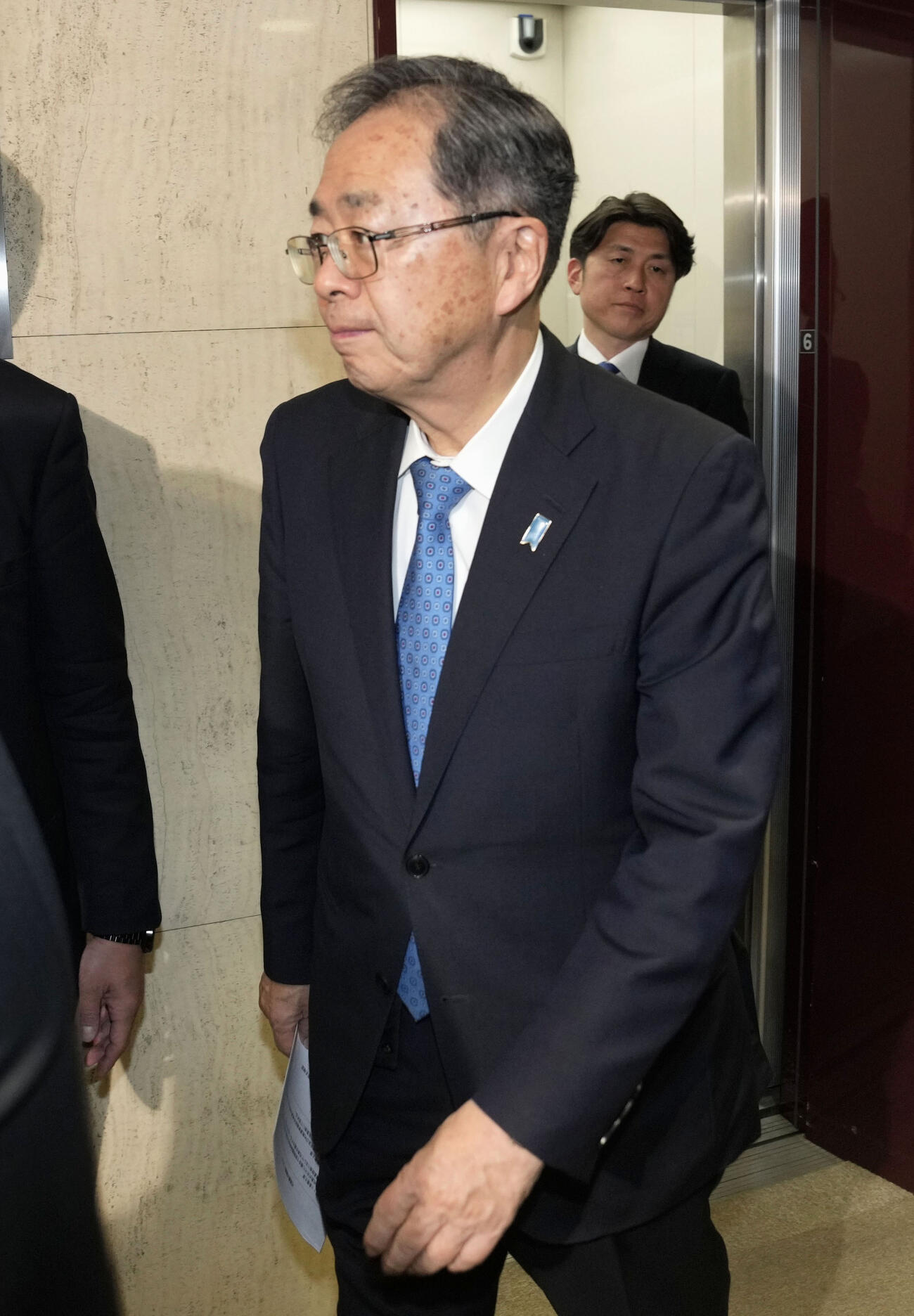中道改革連合の執行役員会に向かう斉藤共同代表（共同）