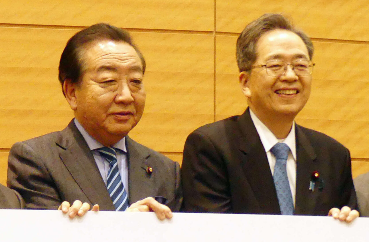 新党「中道改革連合」の名称を発表する、野田佳彦氏（左）と斉藤鉄夫氏（2026年1月撮影）