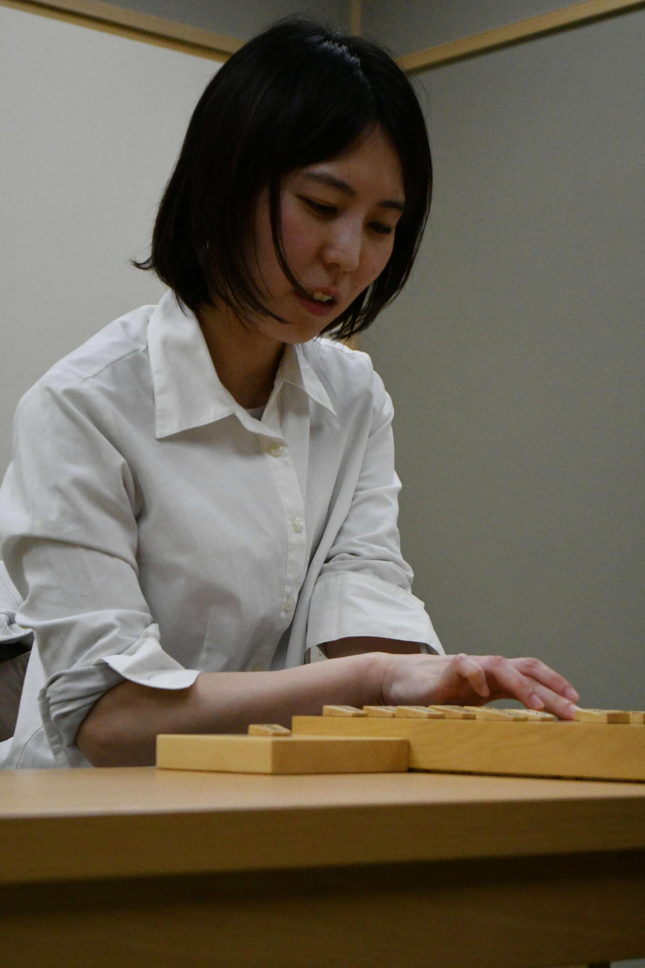 片山史龍四段に敗れて編入試験で連敗となった福間香奈女流5冠