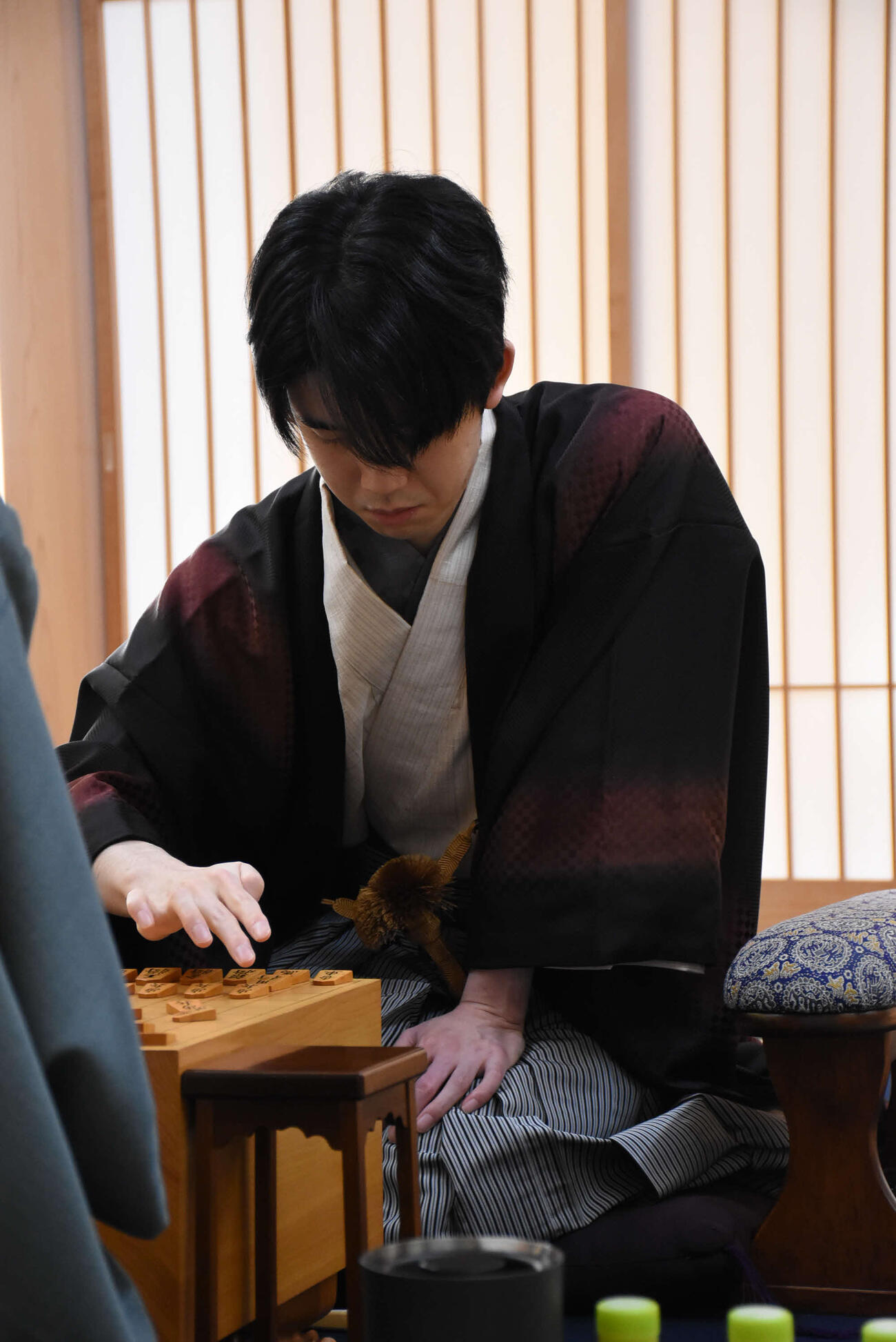 王将戦7番勝負第4局に臨んだ藤井聡太王将（日本将棋連盟提供）