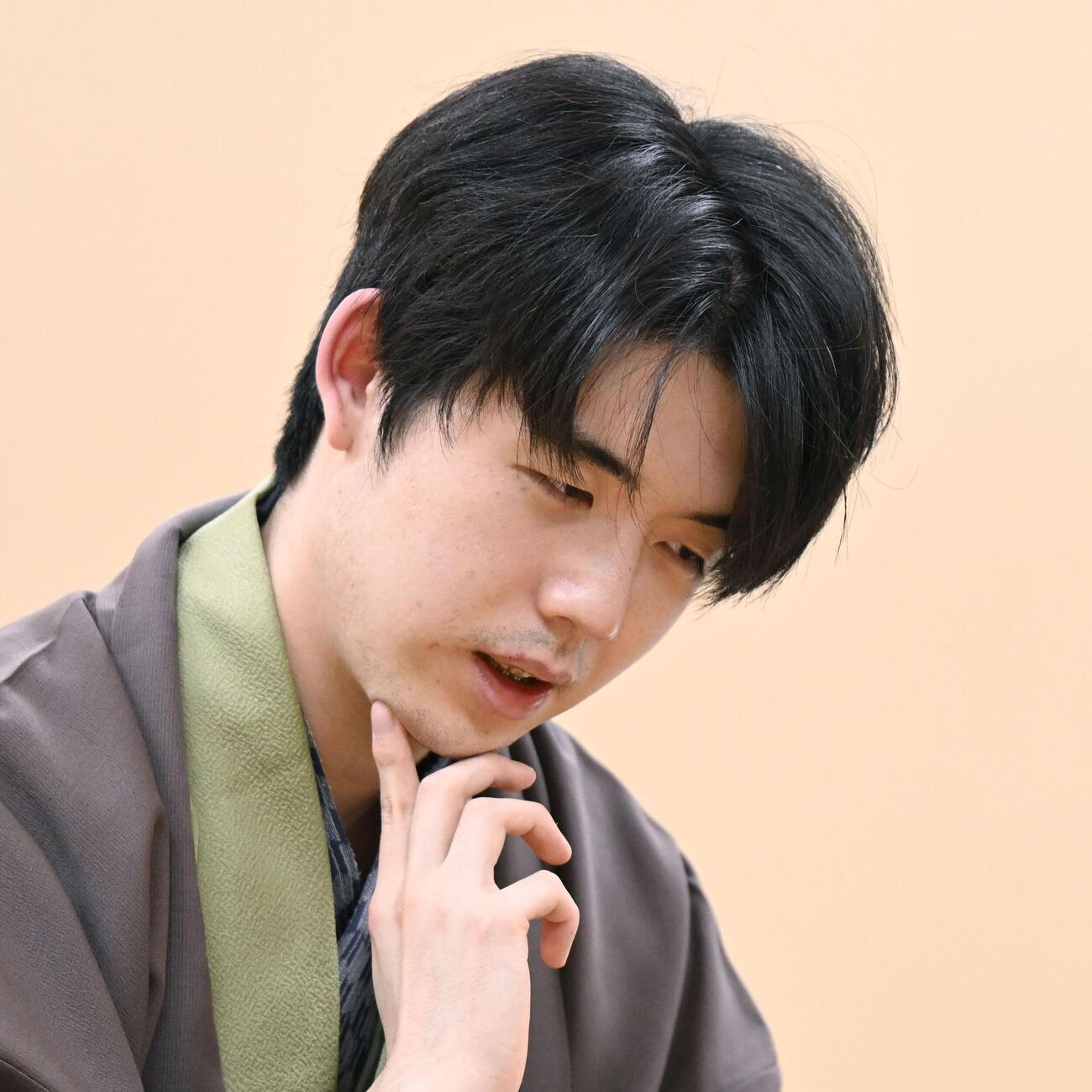 将棋の第51期棋王戦コナミグループ杯5番勝負第2局で、増田康宏八段に勝利した藤井聡太棋王（共同）