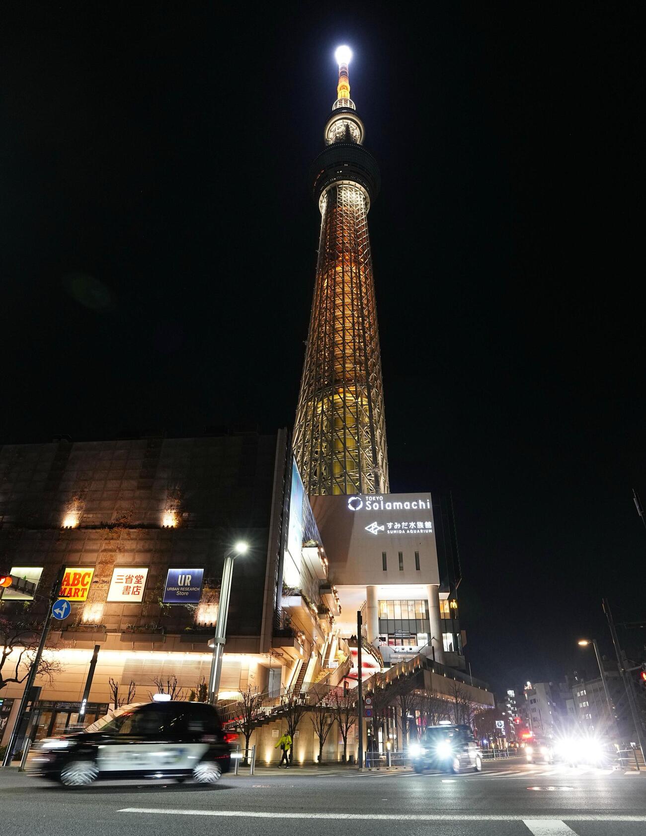 エレベーターに人が閉じ込められた東京スカイツリー（共同）