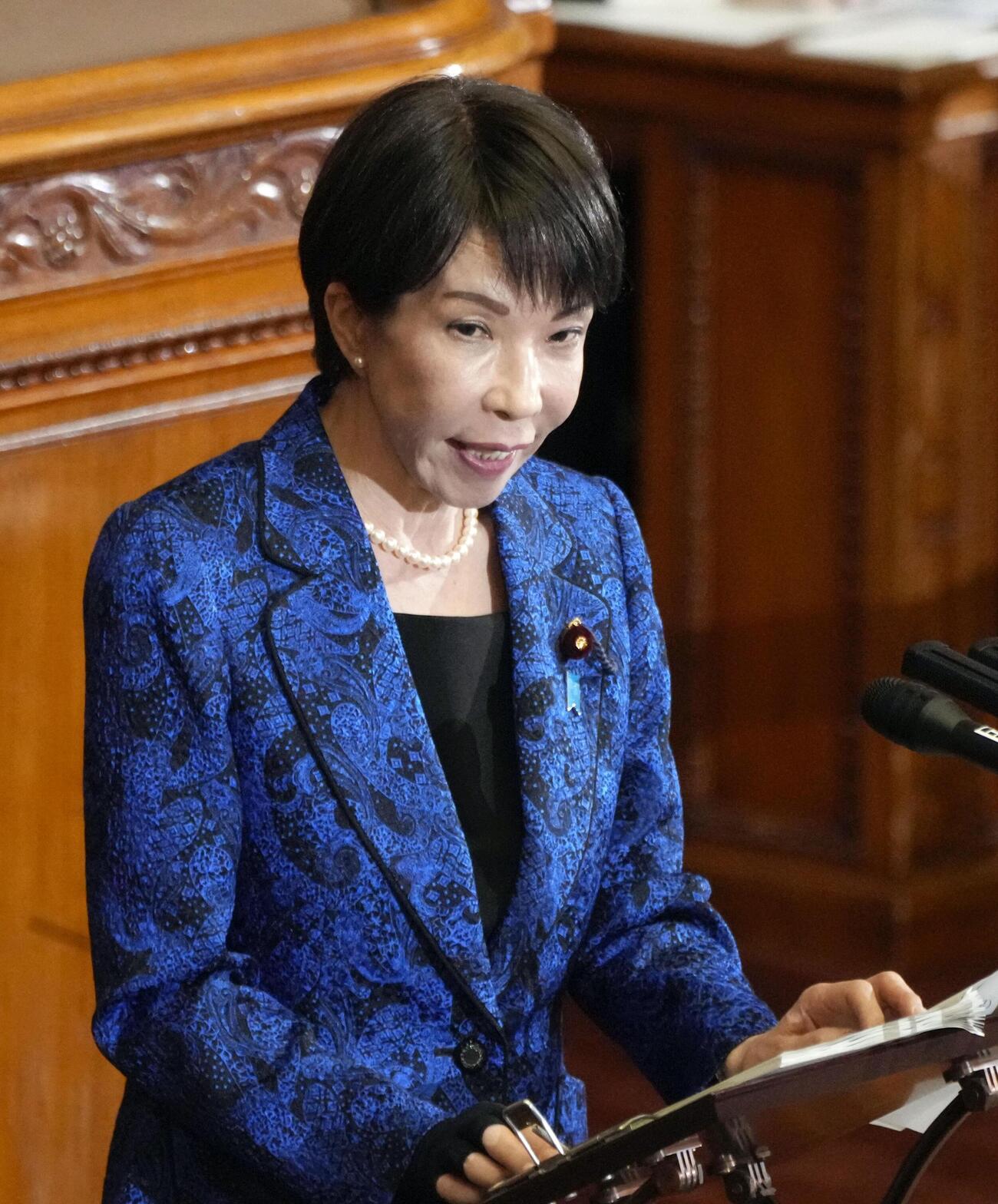 参院本会議で立憲民主党田名部幹事長からのカタログギフト配布問題についての質問に答弁する高市首相＝25日午前（共同）