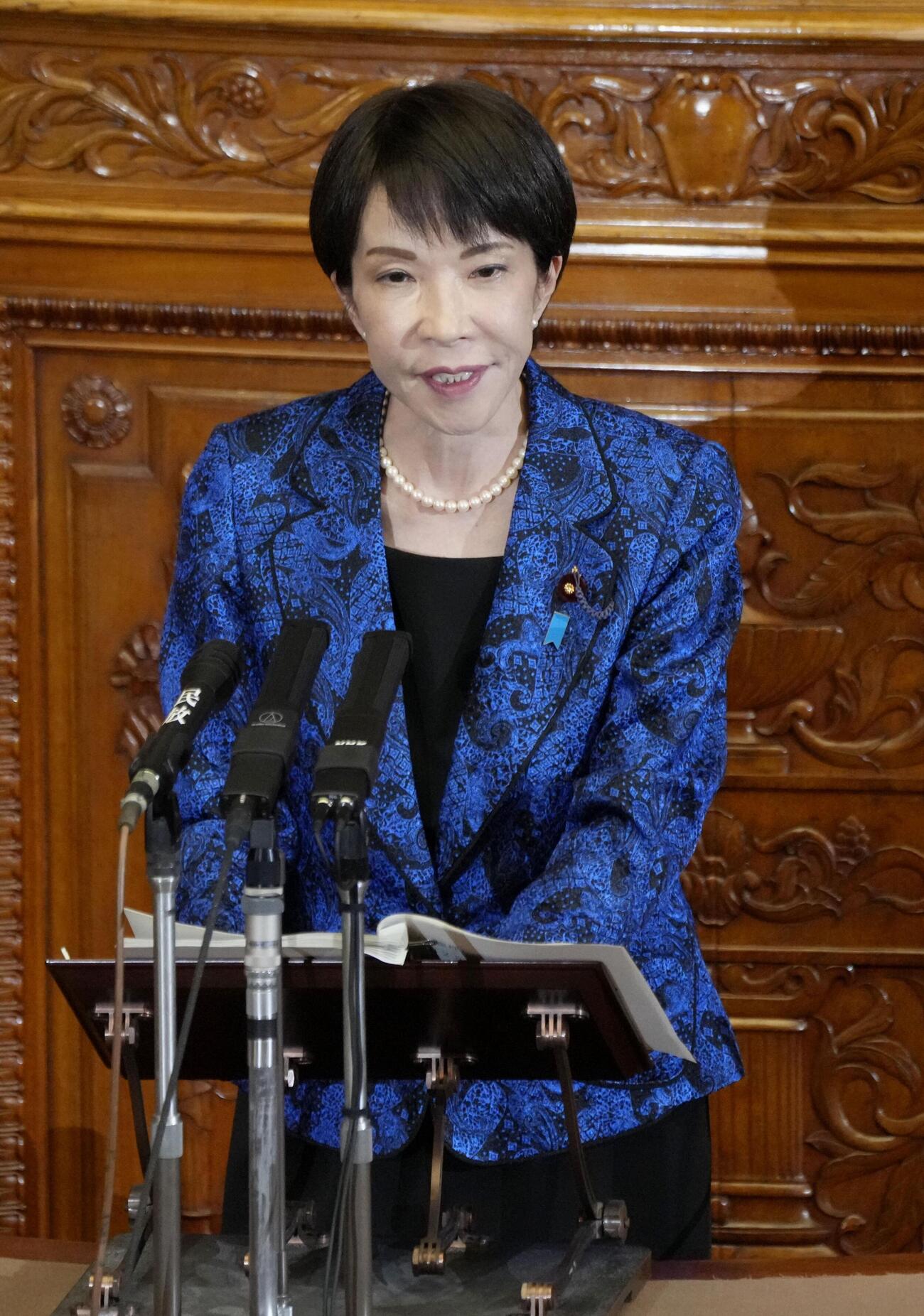 参院本会議で答弁する高市首相＝25日午前（共同）