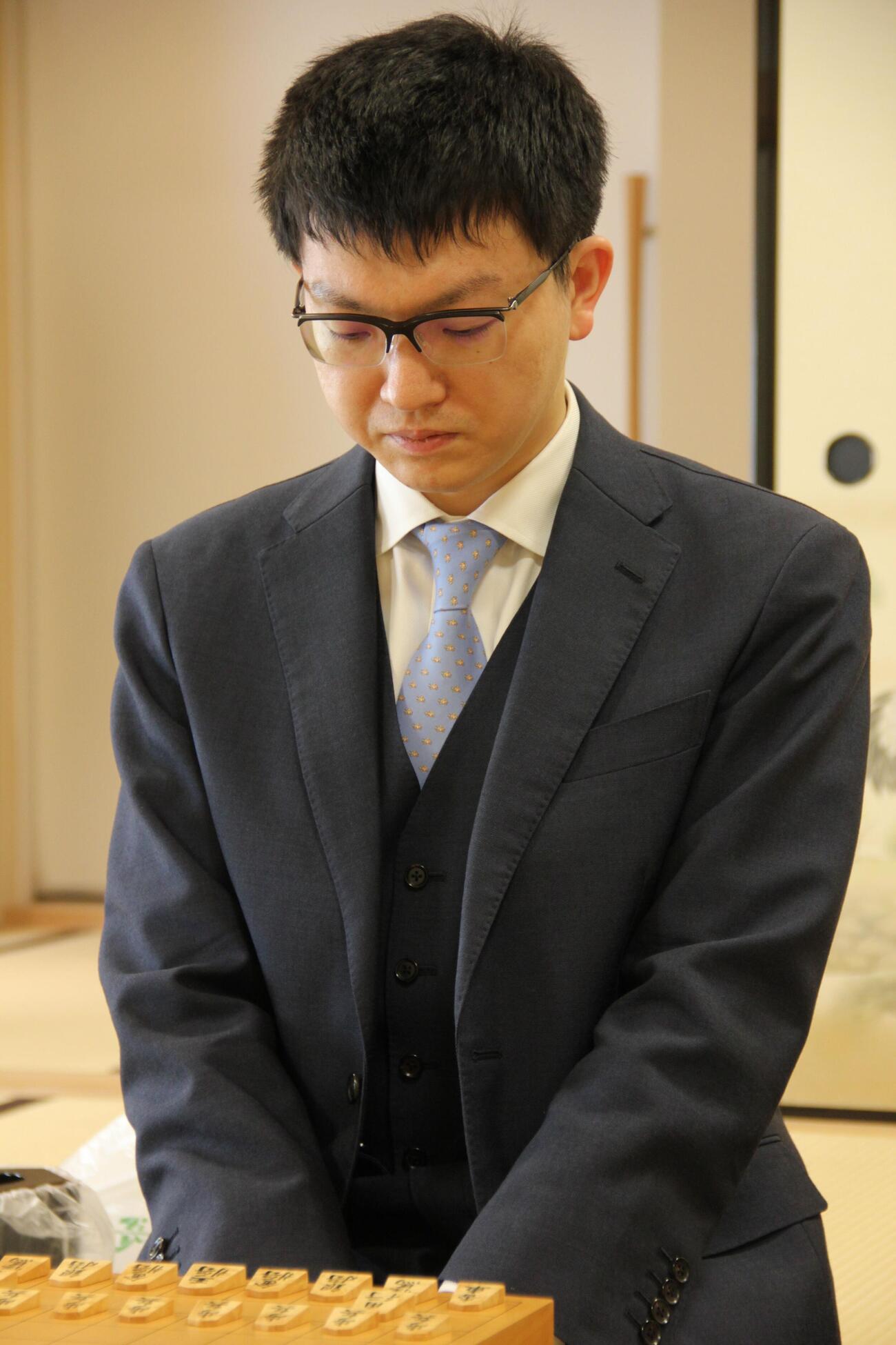 叡王戦準決勝に臨んだ永瀬拓矢九段（日本将棋連盟提供）