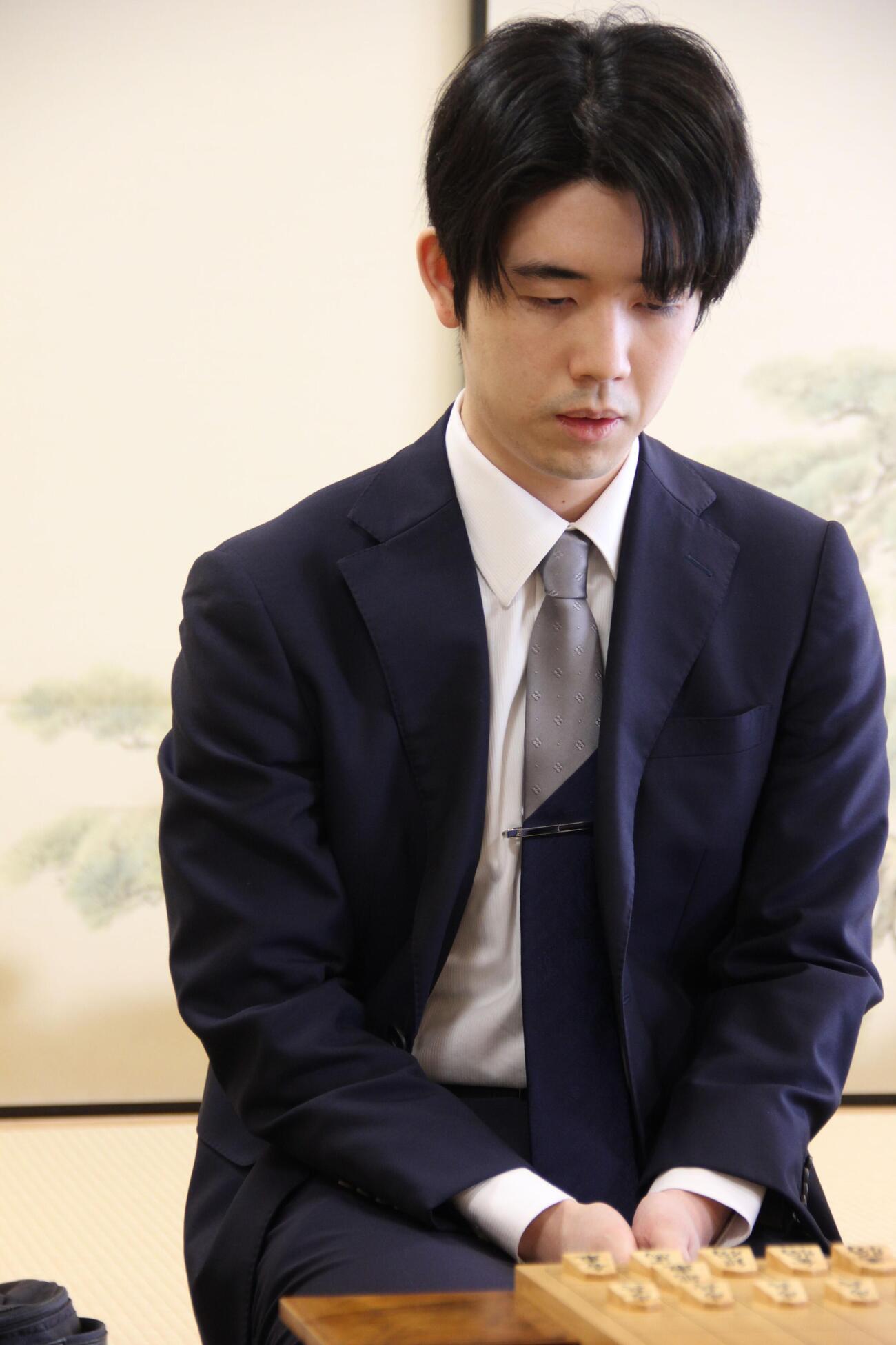 叡王戦準決勝に臨んだ藤井聡太6冠（日本将棋連盟提供）