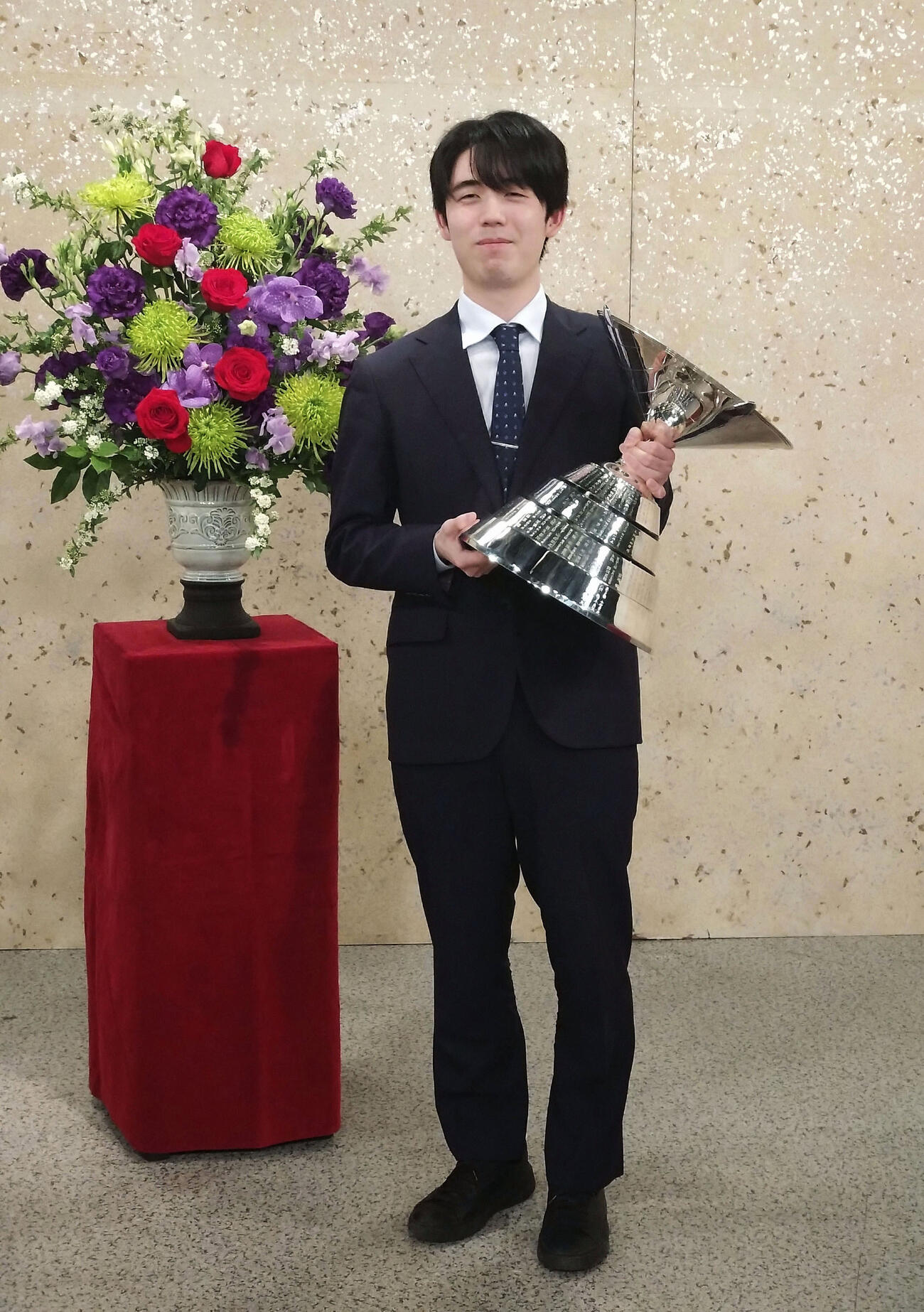 将棋の第75回NHK杯戦で2連覇した藤井聡太六冠（共同）