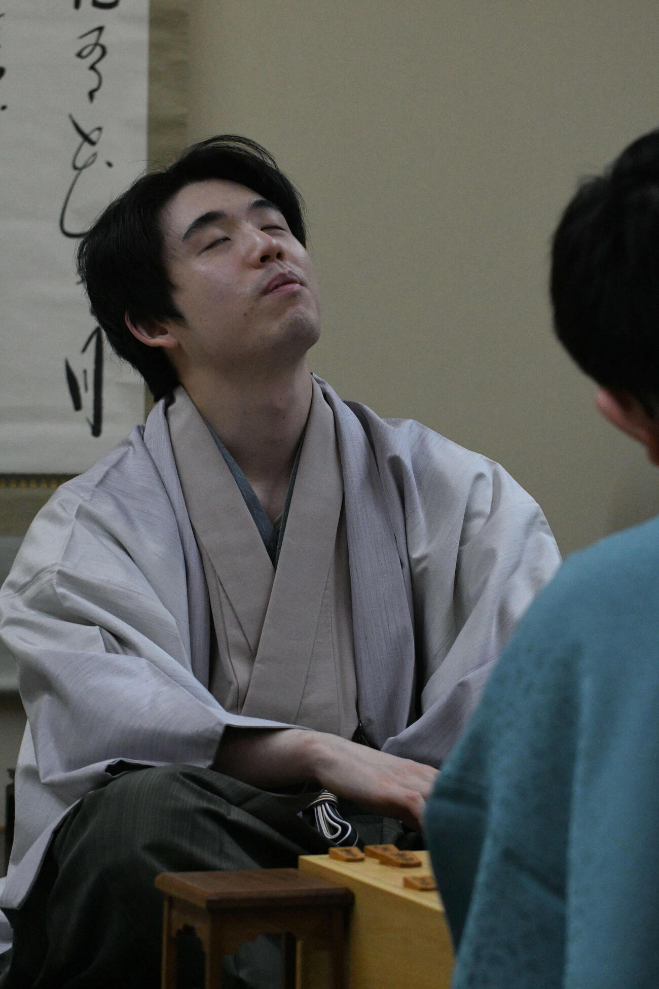 永瀬拓矢九段に逆転勝ちして対戦成績2勝3敗でまずかど番をしのいだ藤井聡太王将