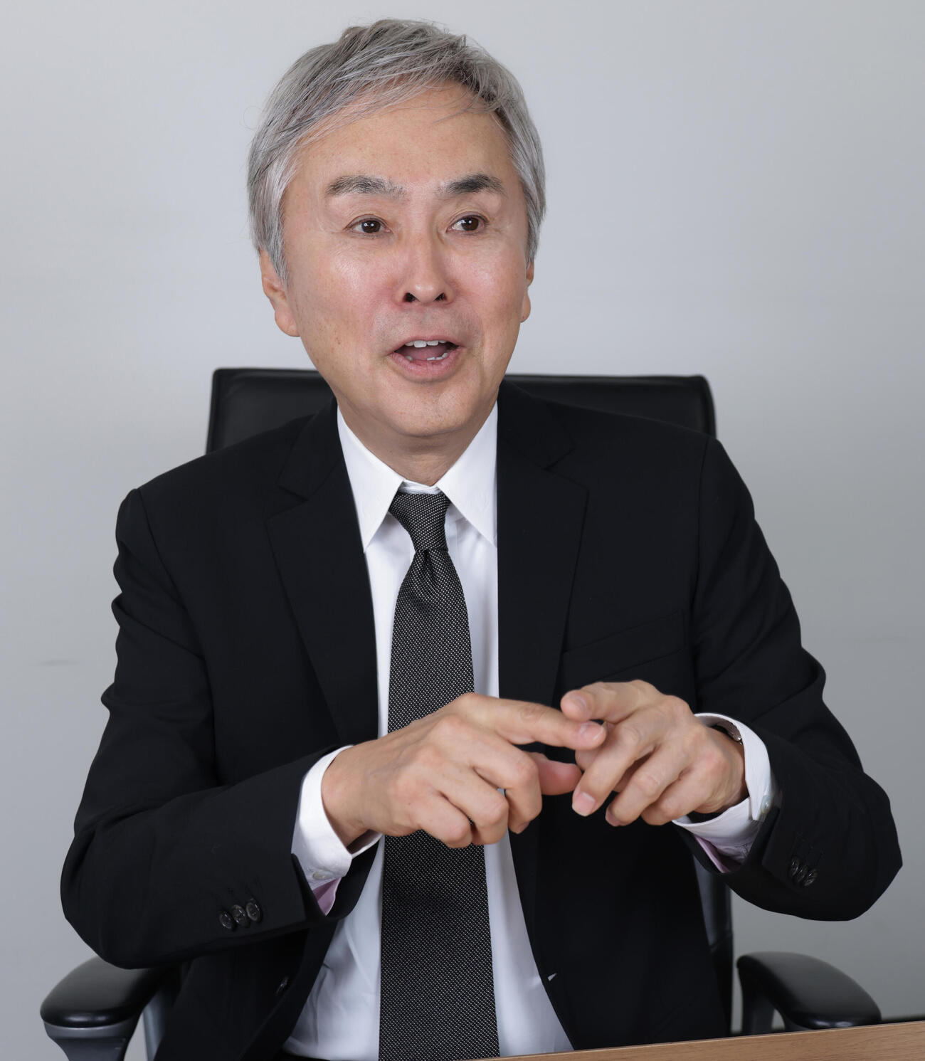 本紙インタビューに応じた石原伸晃氏（撮影・中島郁夫）