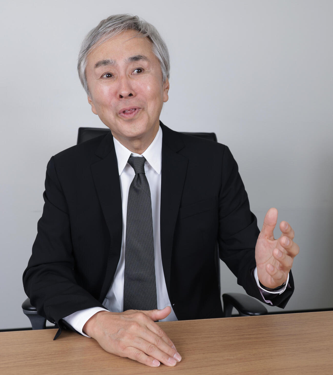 本紙インタビューに応じた石原伸晃氏（撮影・中島郁夫）