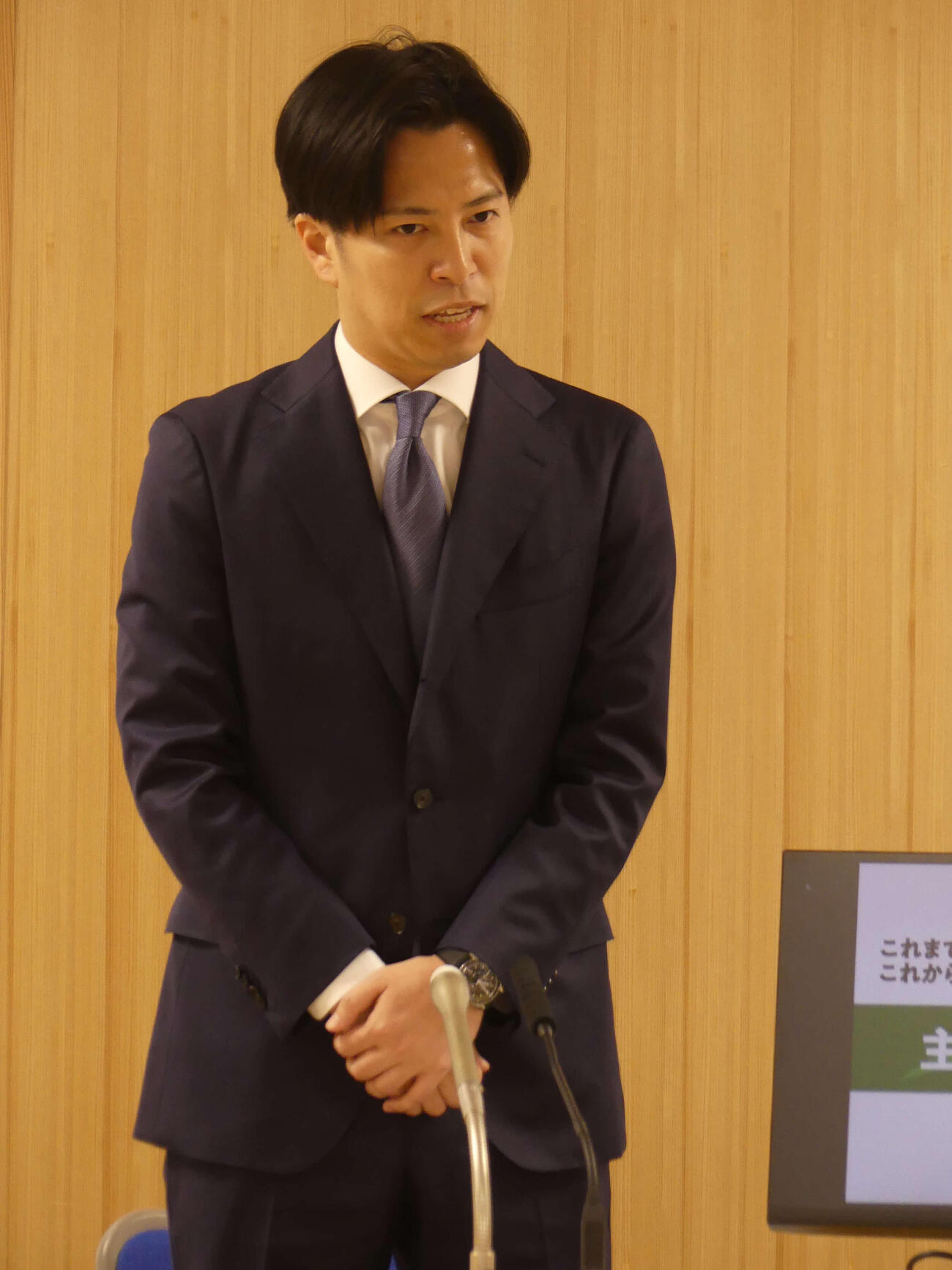 4月の東京・練馬区長選への立候補を表明する東京都の尾島紘平都議（撮影・中山知子）