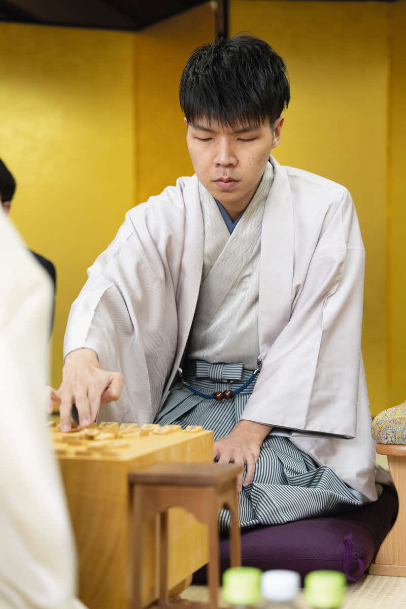 初タイトル獲得まであと1勝とした棋王戦第4局に臨む増田康宏八段（日本将棋連盟提供）