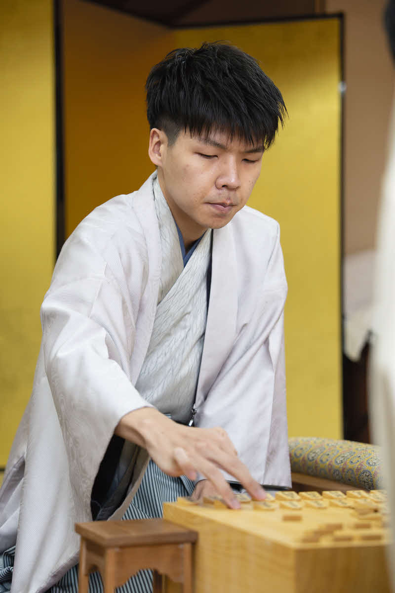 初タイトル獲得まであと1勝とした棋王戦第4局に臨む増田康宏八段（日本将棋連盟提供）