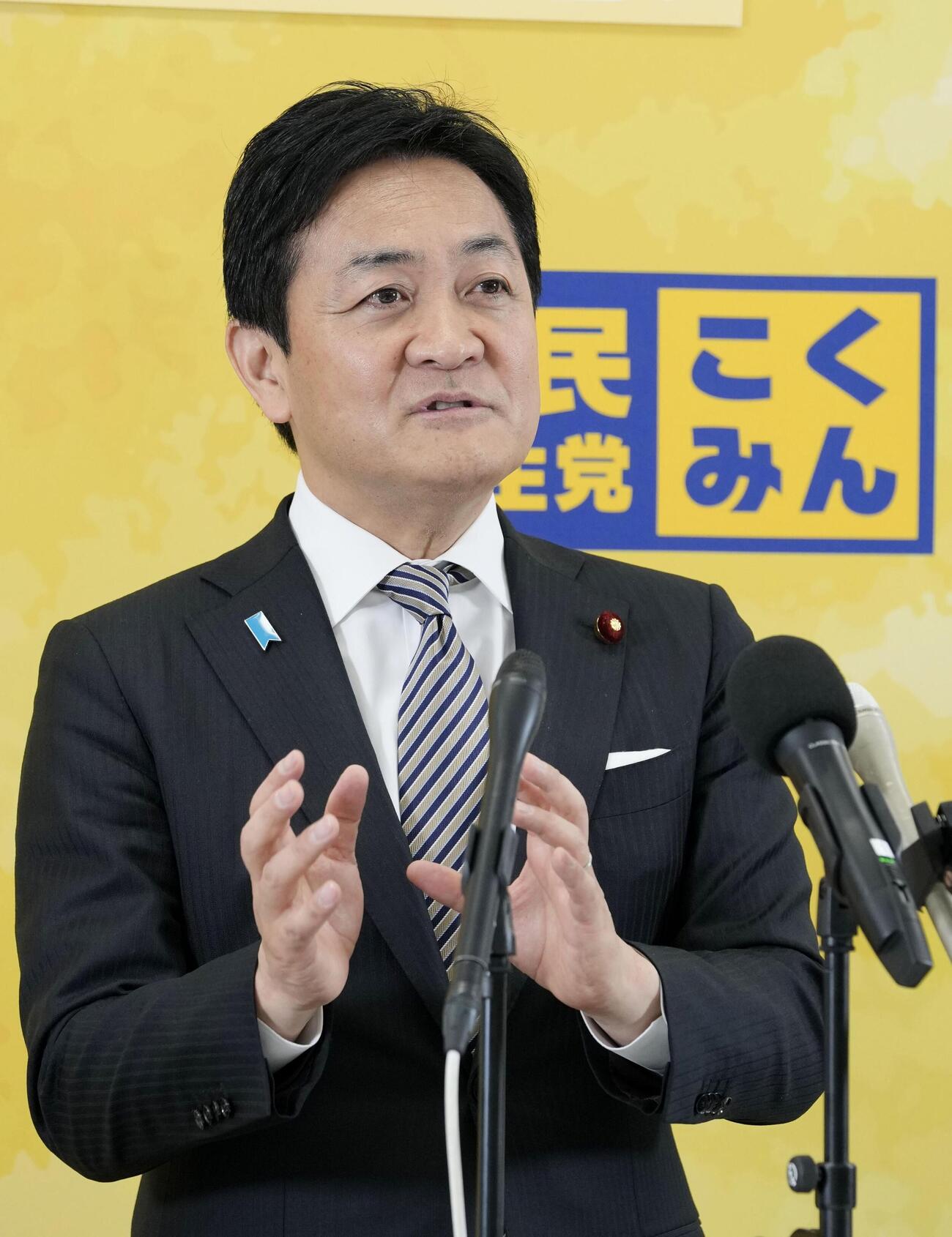 記者会見する国民民主党の玉木代表＝17日午前、国会（共同）