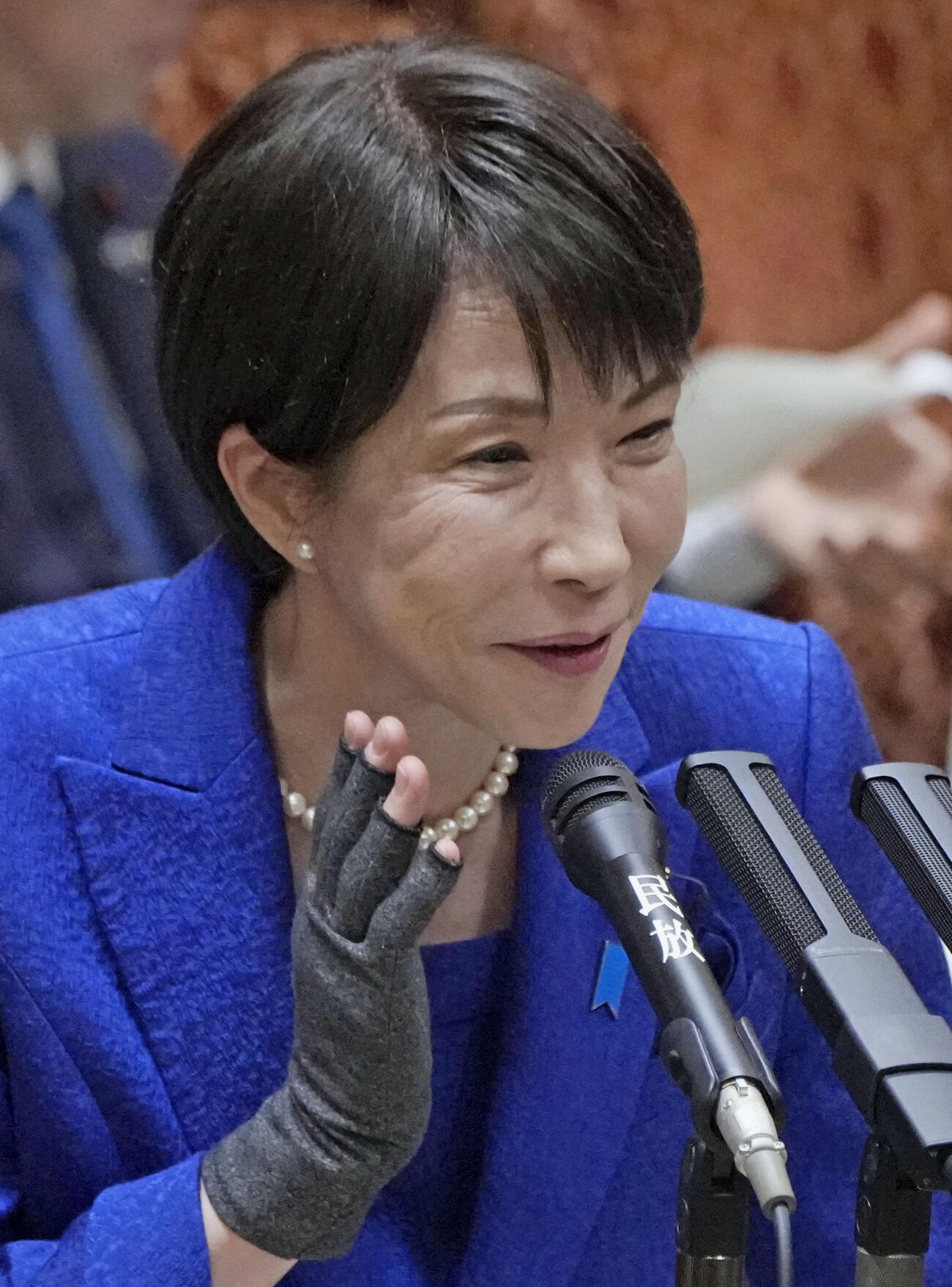参院予算委の集中審議で答弁する高市首相（共同）