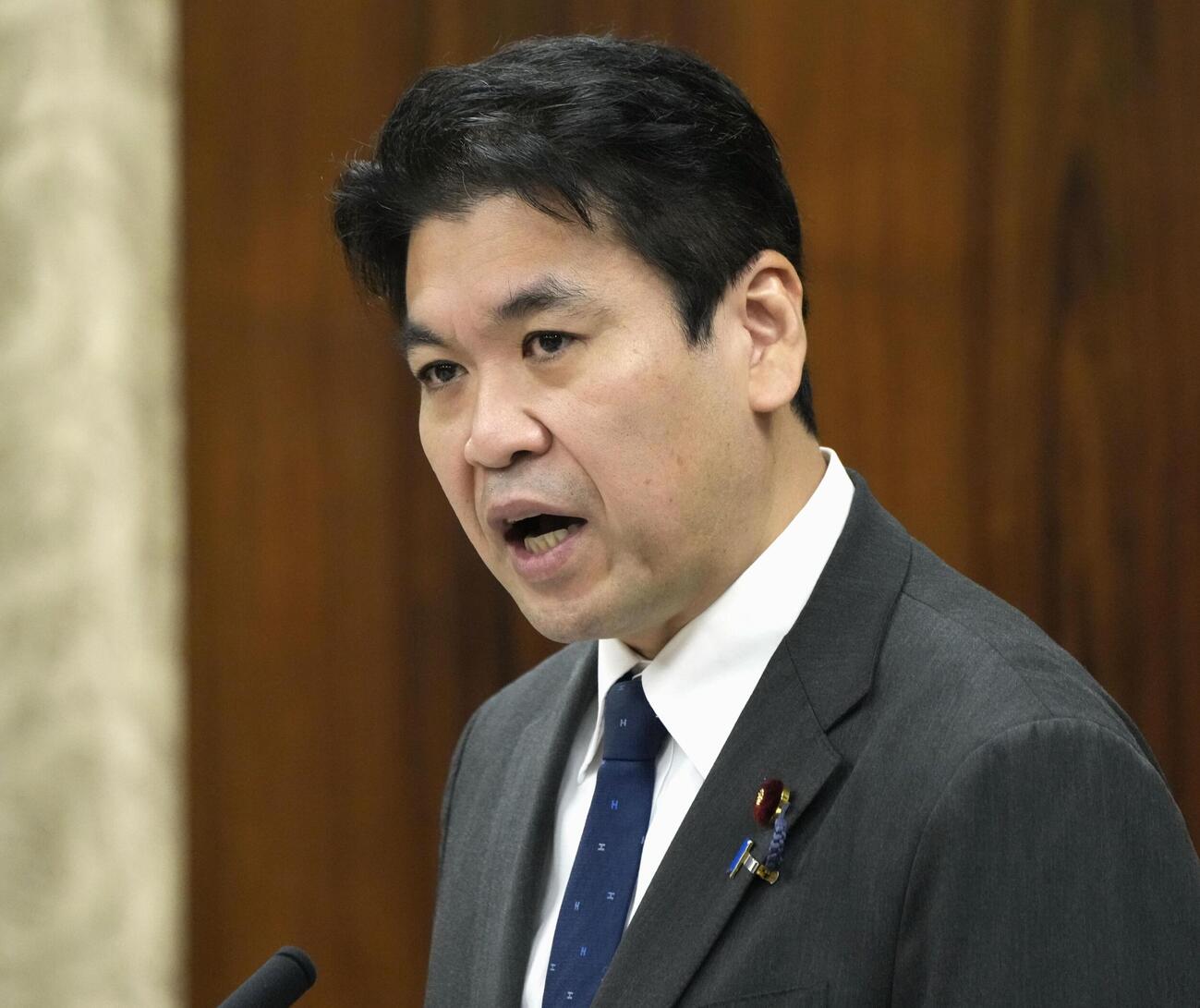 院文教科学委員会で答弁する松本文科相（共同）