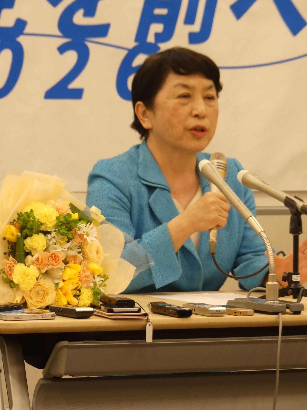 社民党の党首選出会見であいさつする社民党の福島瑞穂党首（2026年4月6日撮影）