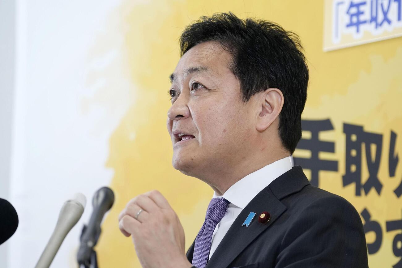 記者会見する国民民主党の玉木代表＝14日午前、国会（共同）