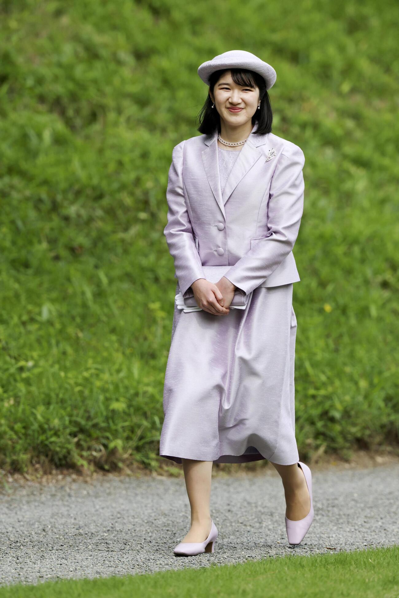 春の園遊会に臨まれる愛子さま＝17日午後、東京・元赤坂の赤坂御苑（代表撮影）(共同)
