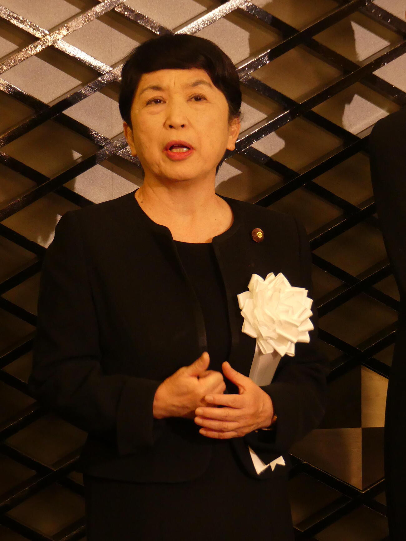 村山富市元首相のお別れ会を終え、取材に応じる社民党の福島瑞穂党首（撮影・中山知子）