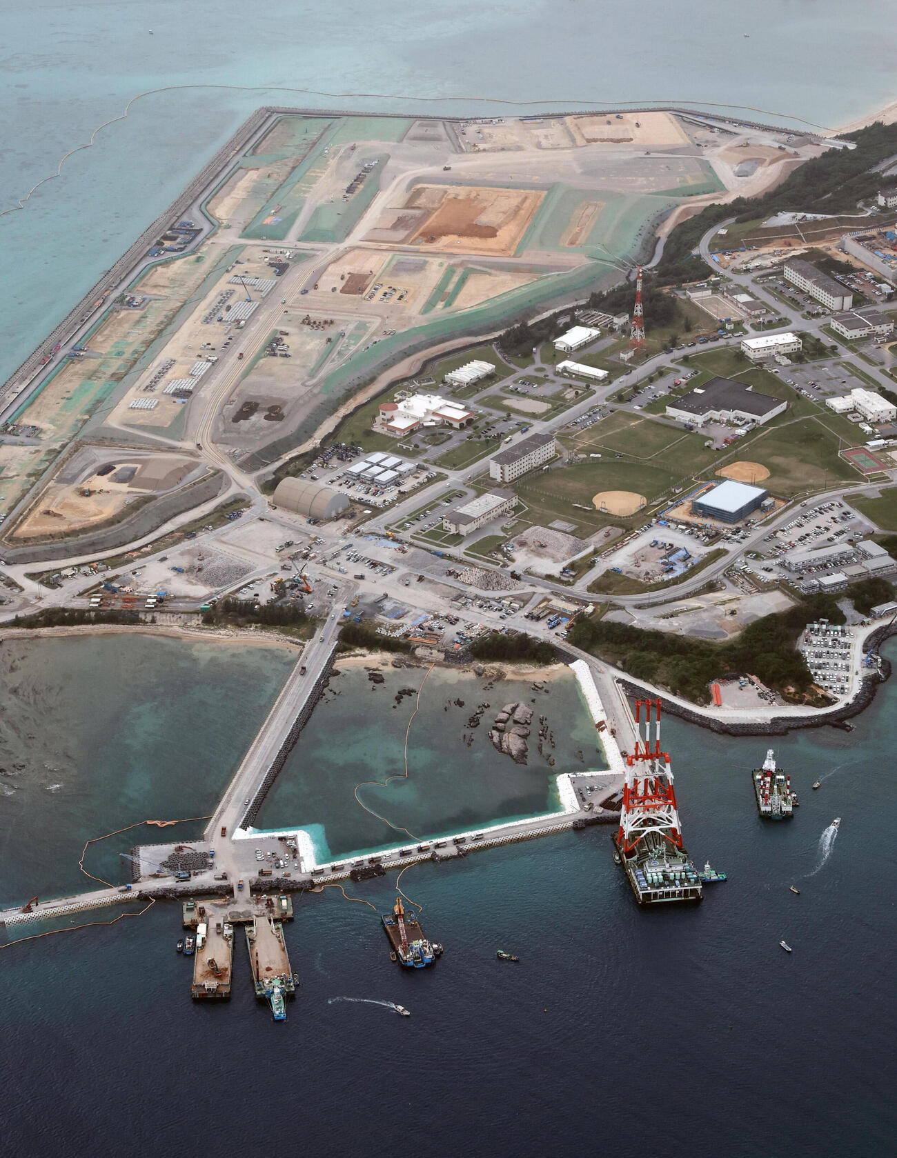 沖縄県名護市辺野古の沿岸部（共同）