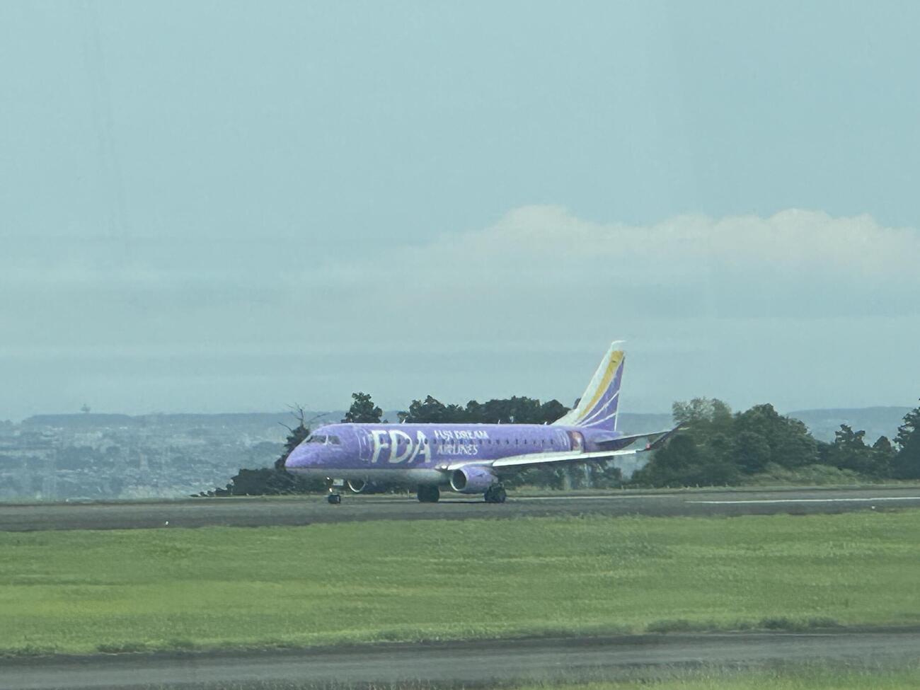 静岡空港のFDA機