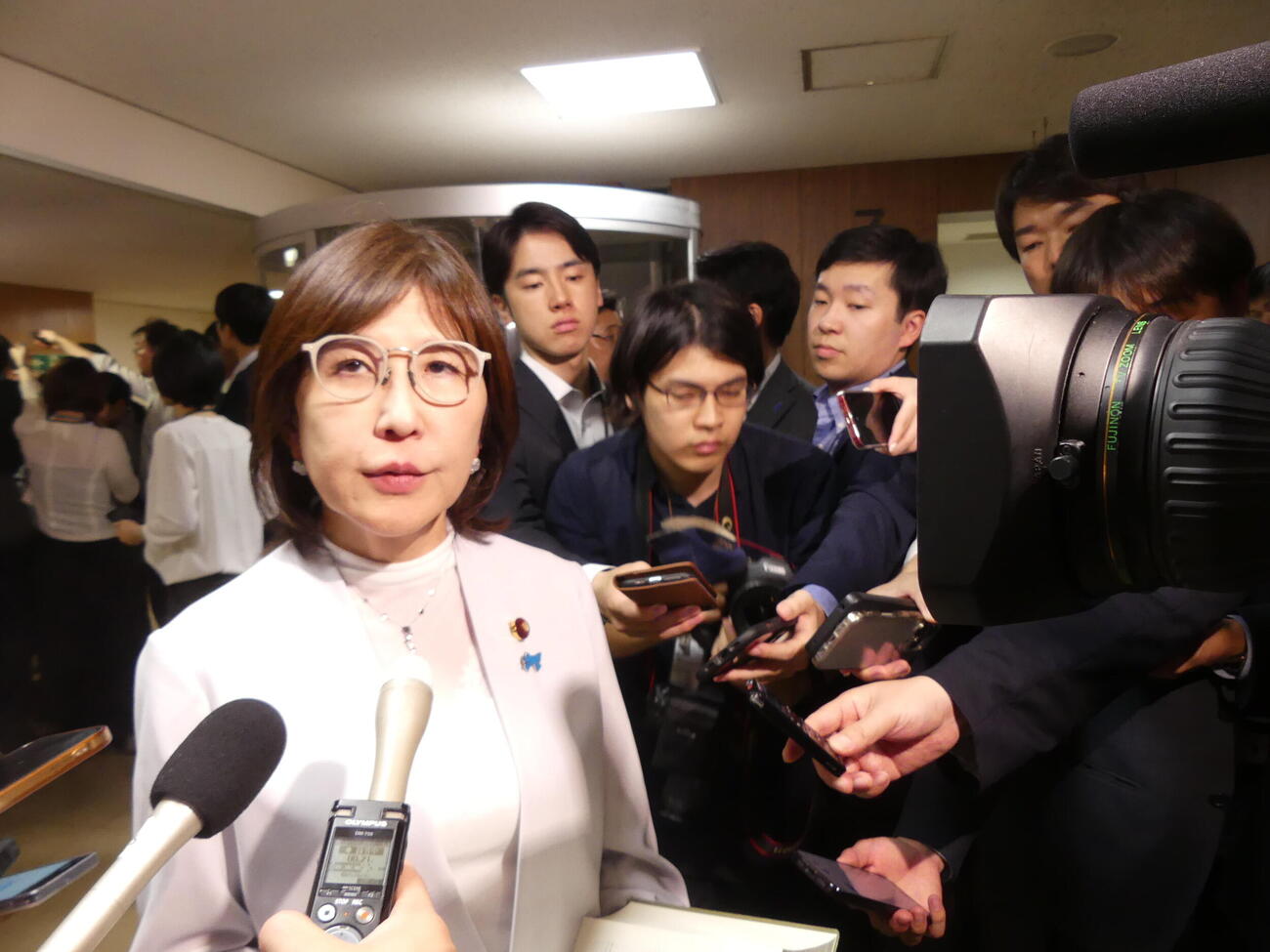 自民党の合同会議終了後、取材に応じる稲田朋美元防衛相（撮影・中山知子）