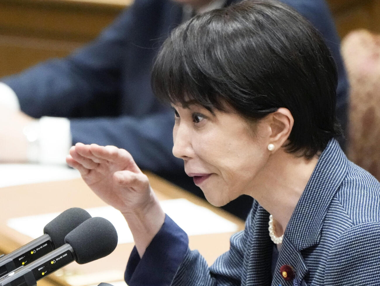 党首討論で答弁する高市首相（共同）