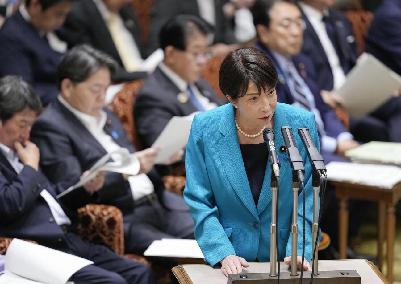 参院予算委で答弁する高市首相＝5日午後（共同）