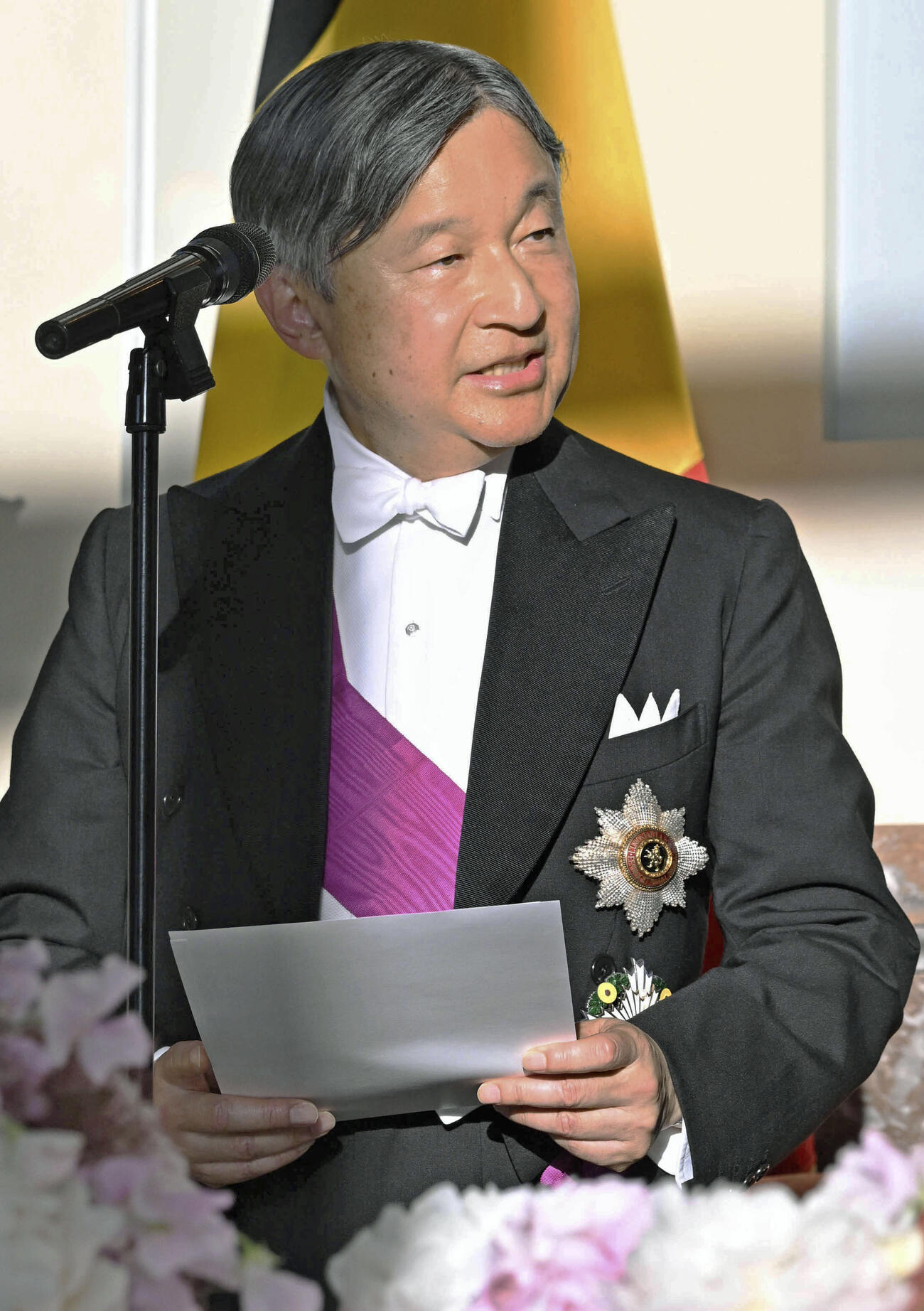 ベルギーのフィリップ国王夫妻主催の晩さん会であいさつされる天皇陛下（代表撮影・共同）