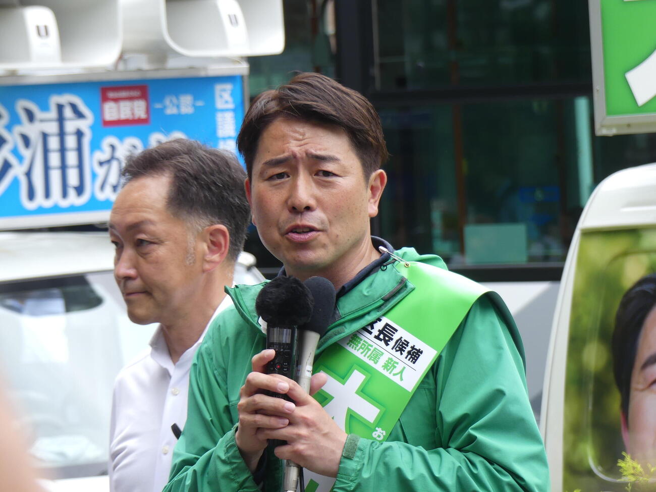 区長選告示日に有権者に支持を訴える大和田伸氏（2026年6月21日撮影）
