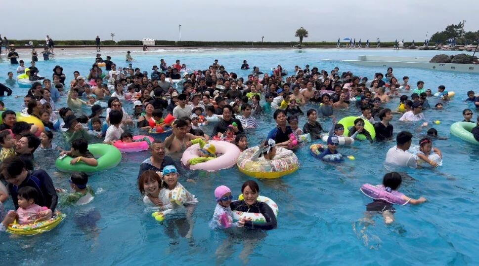 4日に今季の開業初日を迎えた大磯ロングビーチ