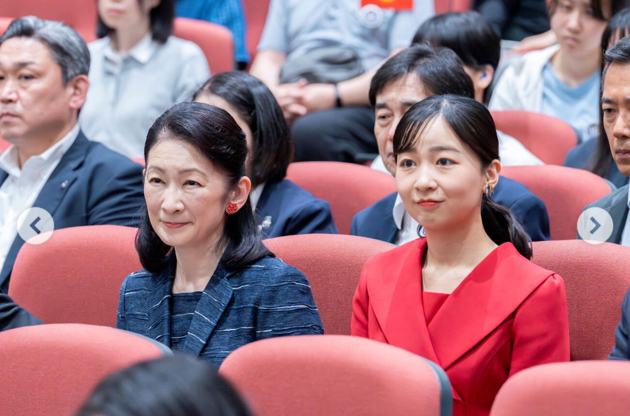 市民交流会にご臨席された紀子さまと佳子さま