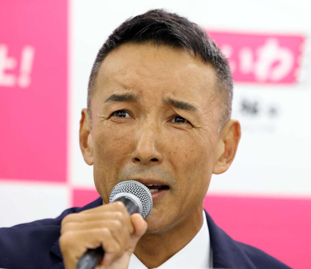 会見で代表辞任について語るれいわ新選組の山本太郎代表（撮影・浅見桂子）