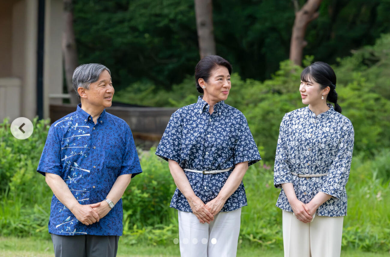 ご両親と見つめ合う愛子さま