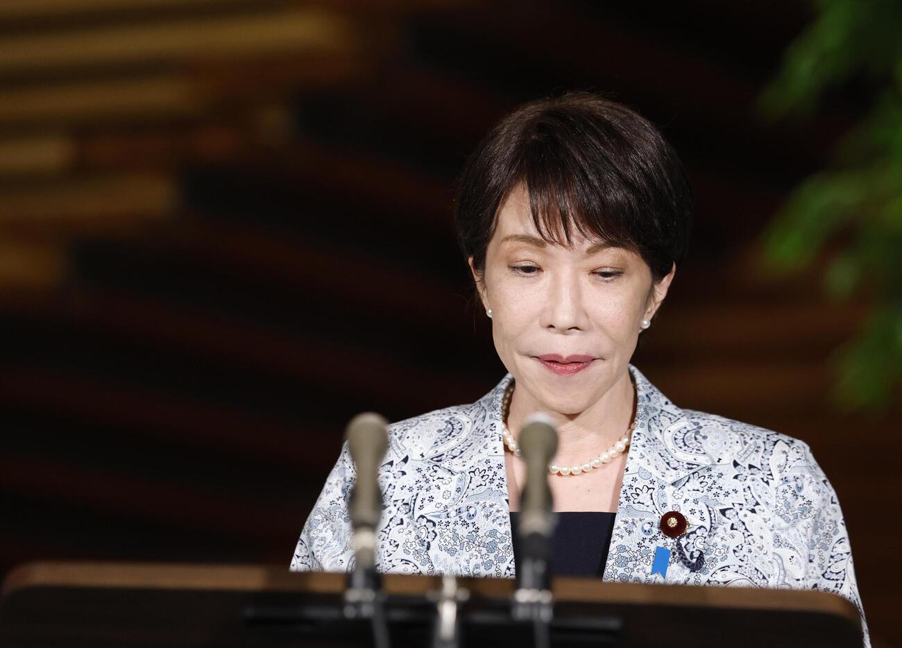 特別国会の会期延長と改正皇室典範成立について記者団の取材に応じる高市首相（2026年7月17日撮影）
