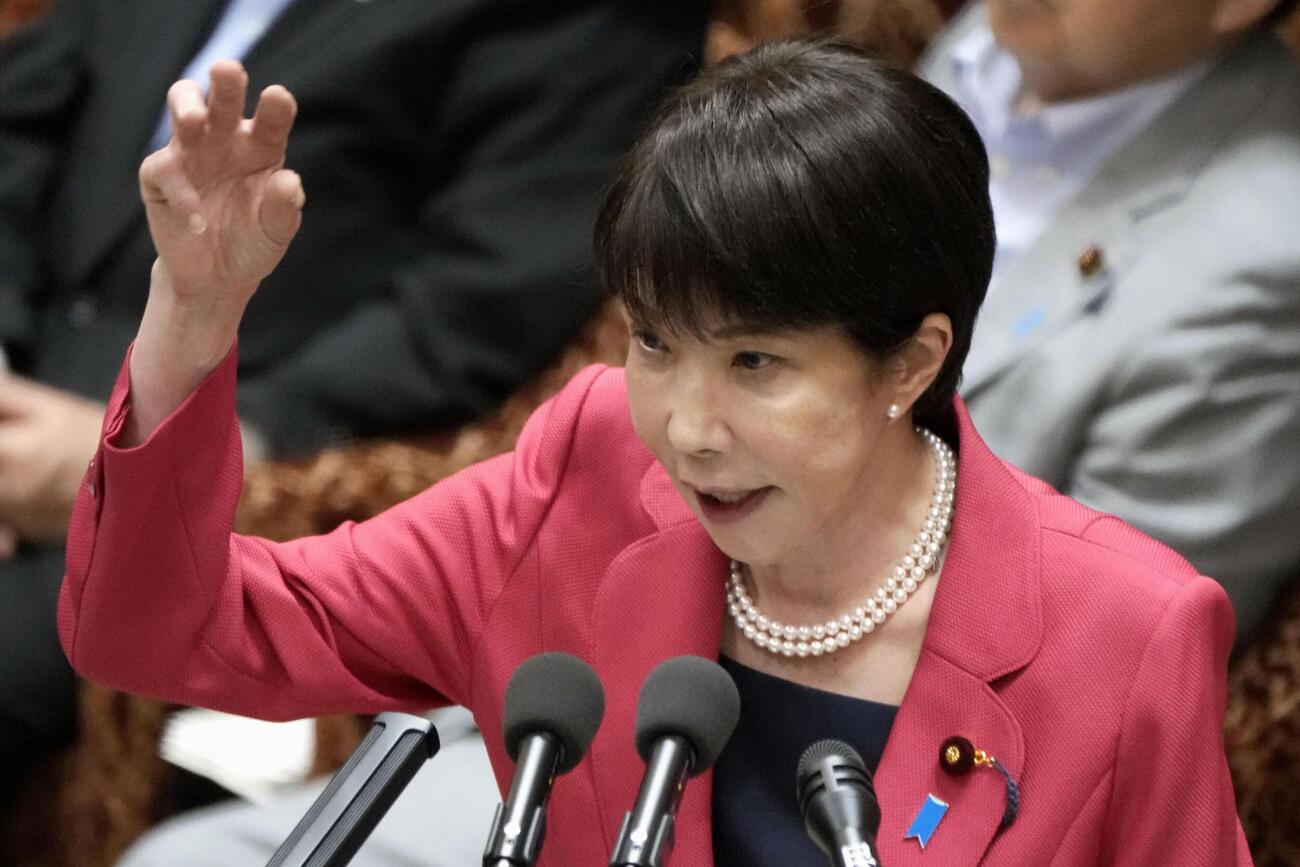 衆院予算委で答弁する高市首相（共同）