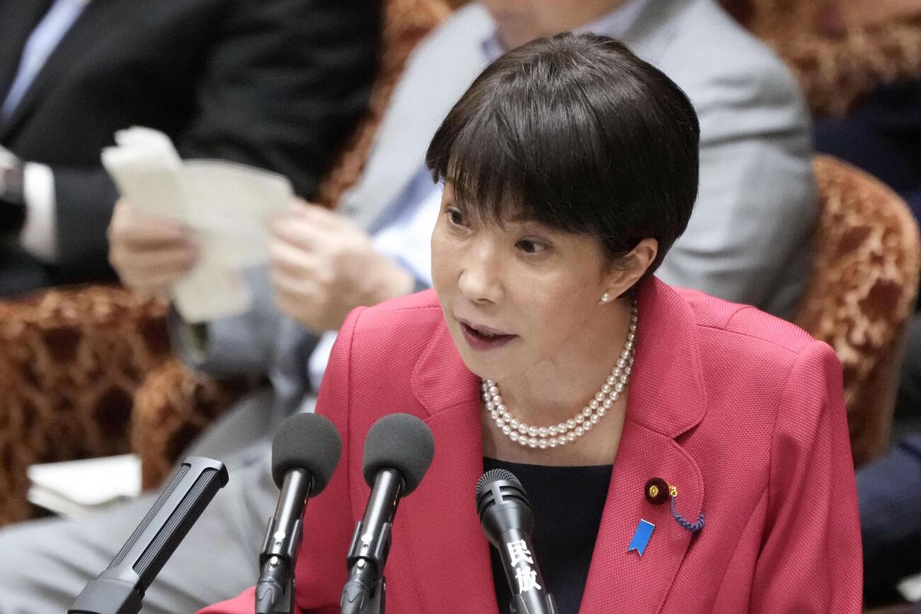 衆院予算委の集中審議で答弁する高市首相（共同）