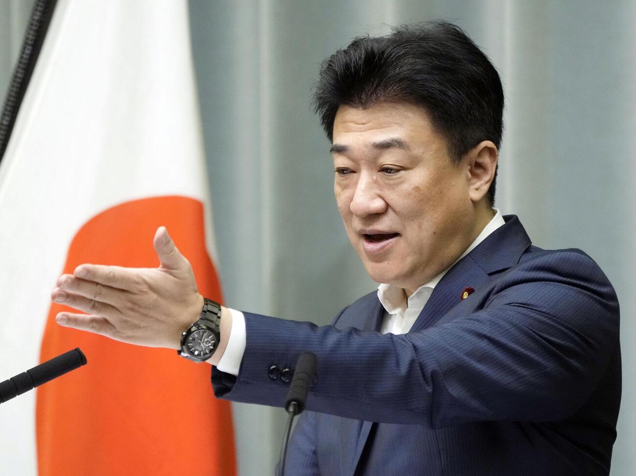 記者会見する木原官房長官＝28日午前、首相官邸（共同）