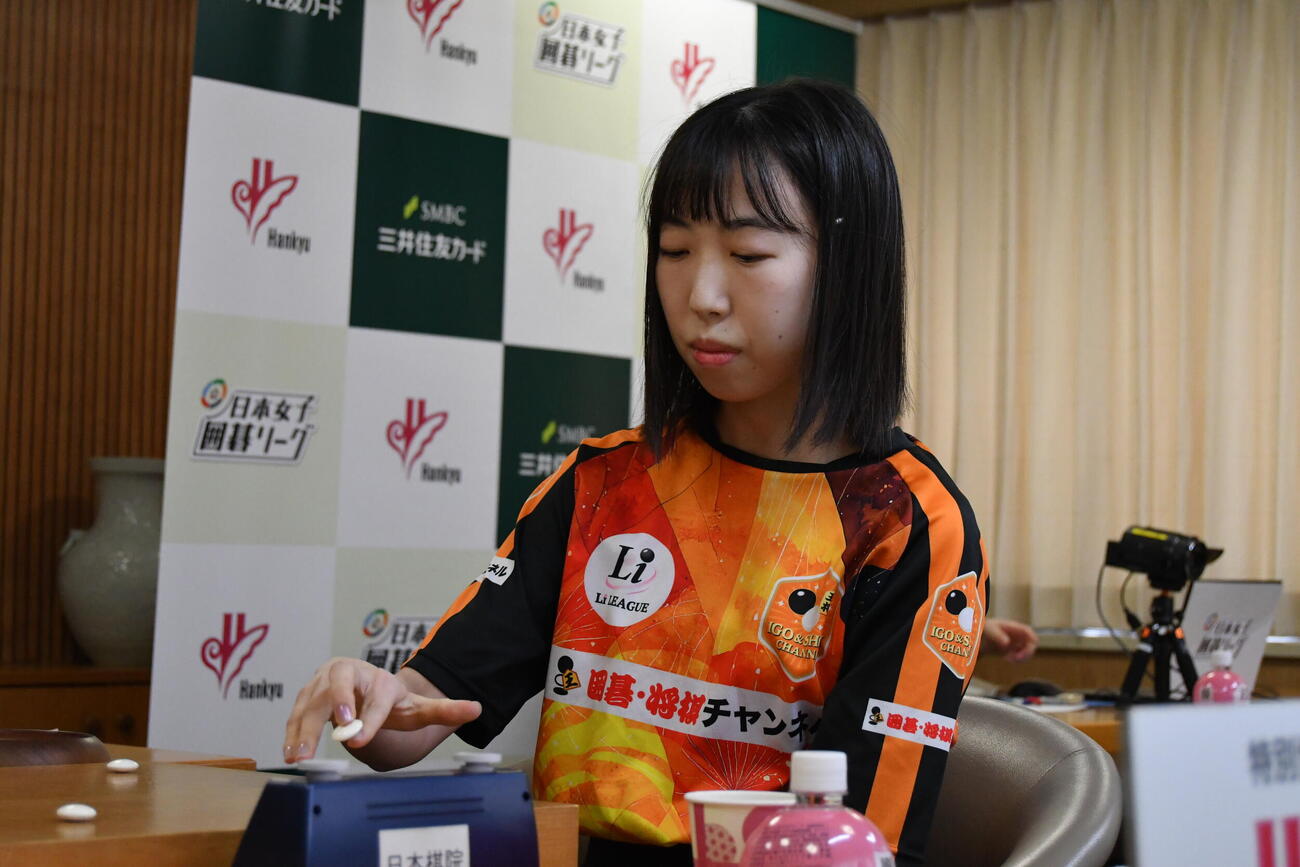 チーム囲碁・将棋チャンネル四将の茂呂有紗三段