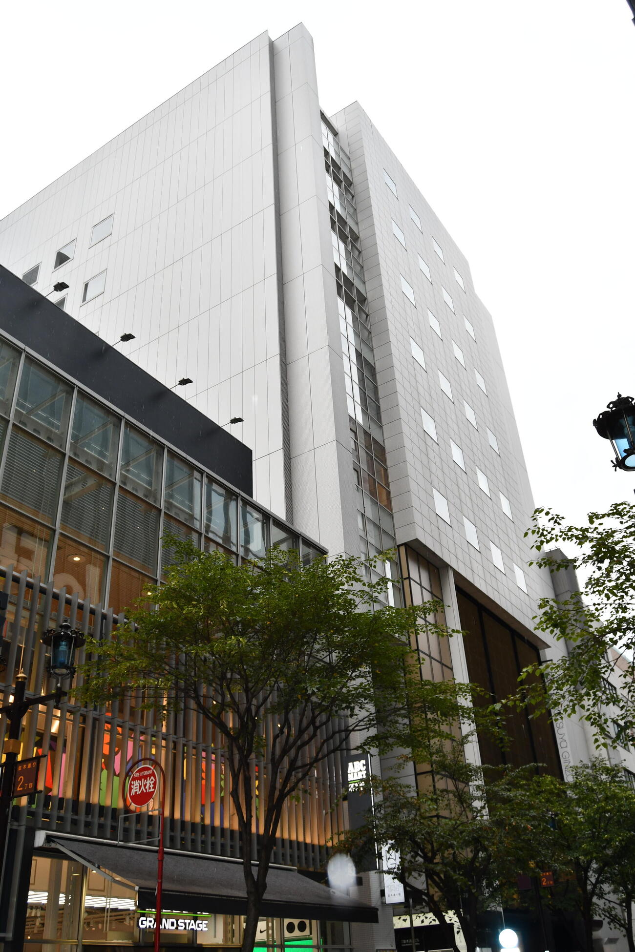 5日開業した松屋銀座並木通り館