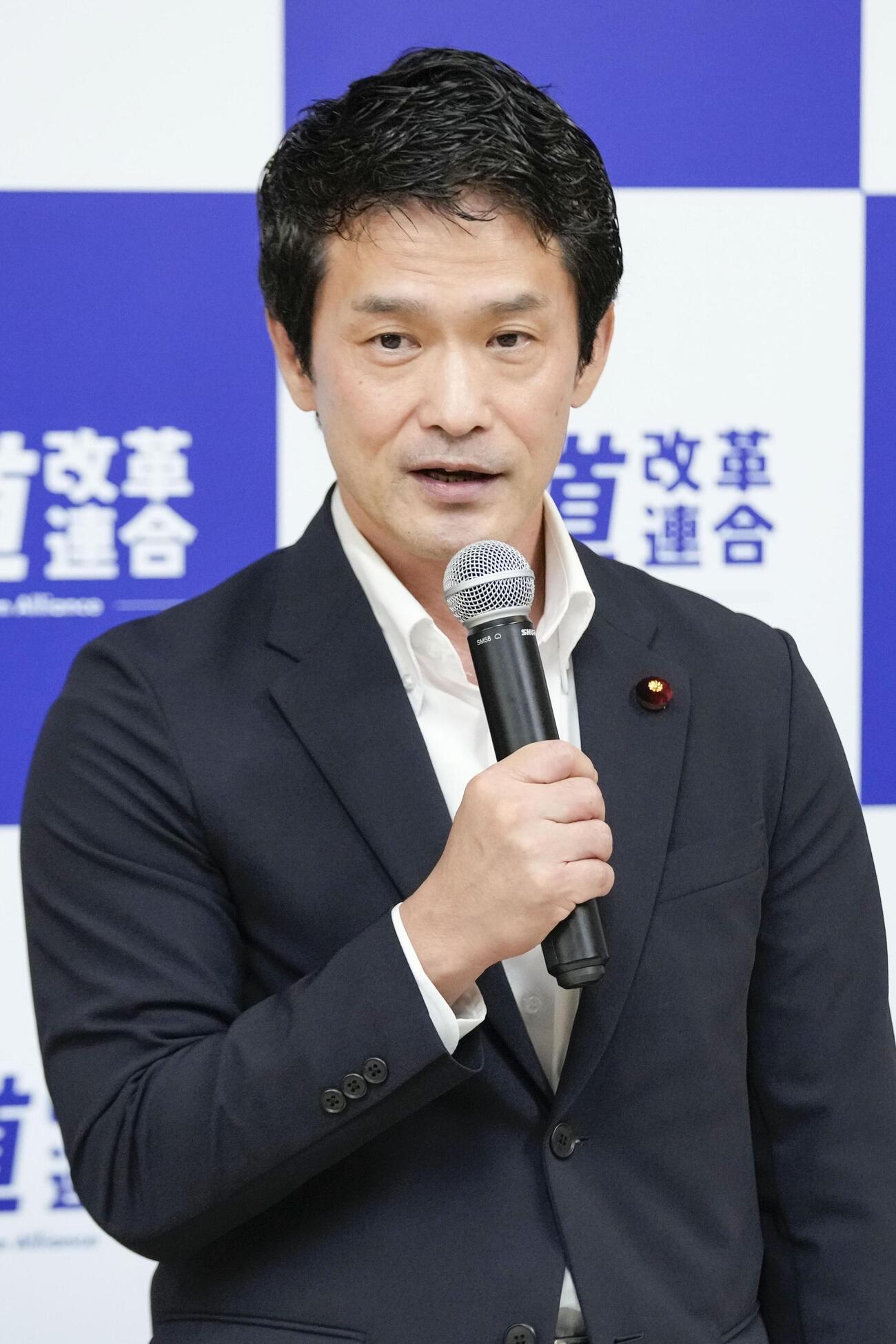 中道改革連合の臨時常任幹事会であいさつする小川代表＝9日午後、国会（共同）