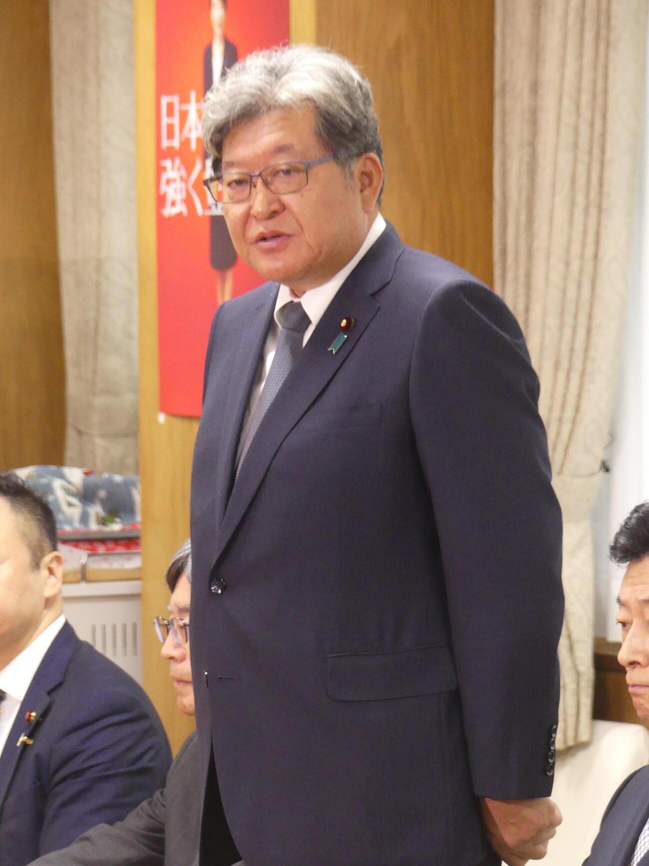 自民党幹事長代行に再任されあいさつする萩生田光一氏（撮影・中山知子）