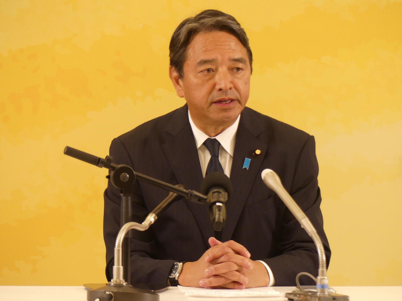 記者会見で記者の質問に答える国民民主党の榛葉賀津也幹事長（撮影・中山知子）
