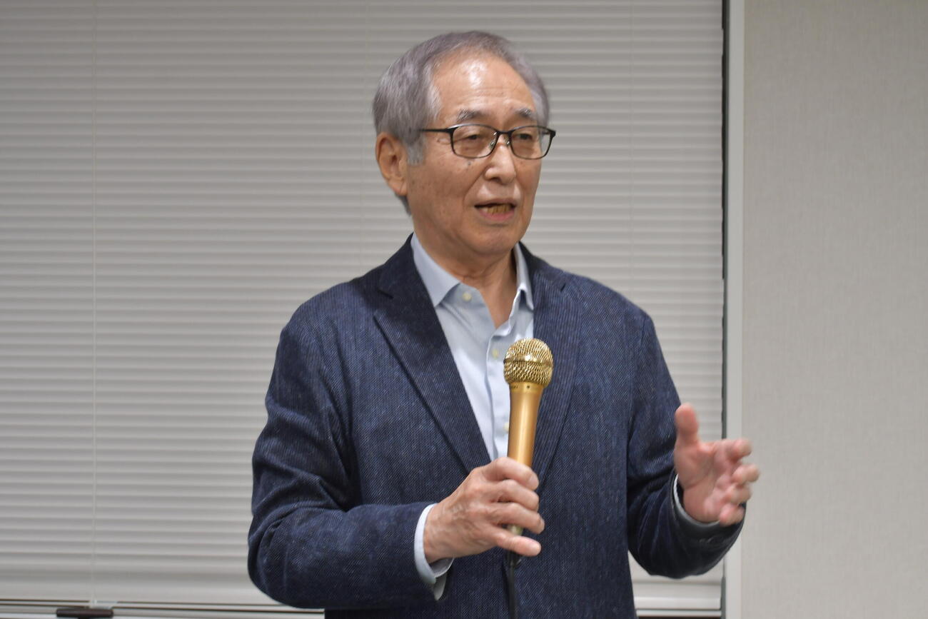 ソフトスチーム技術で説明する「T．M．L」の山川裕夫社長